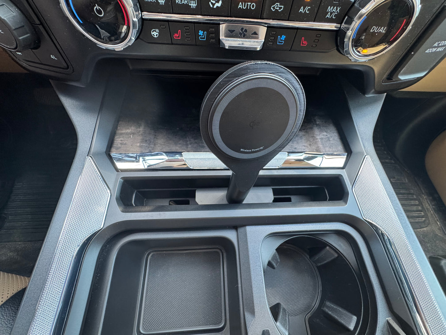 2023+ Ford Super Duty MagSafe Car Charging Stand