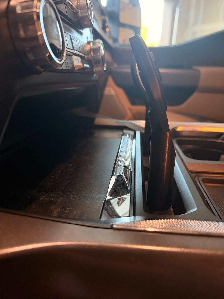 (Pre Order) 2023-2027 Ford Super Duty F-250 F-350 Quad Lock Phone Mount & Wireless Charging Stand