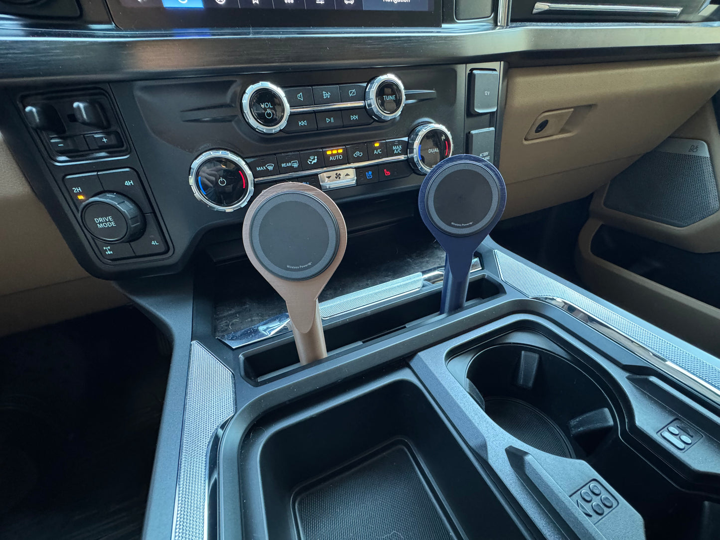 2023+ Ford Super Duty MagSafe Car Charging Stand