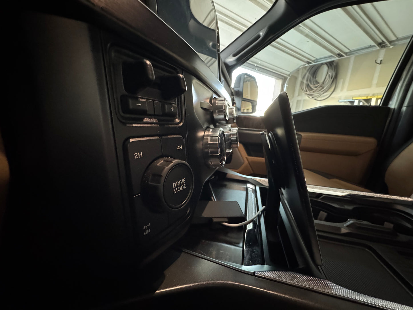 2023+ Ford Super Duty iPad Magnetic Stand